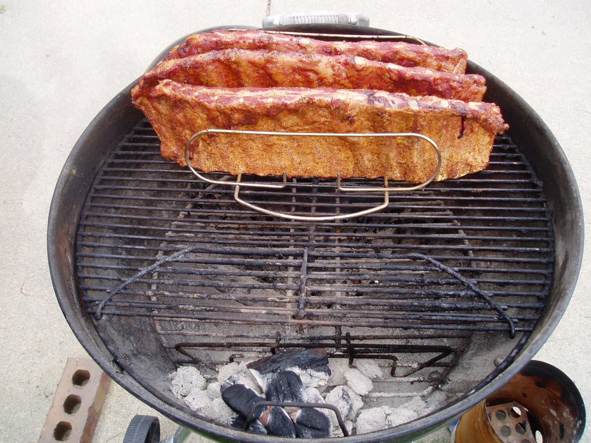 Weber Kettle Cooking Smoked Spare Ribs BBQ Revolution